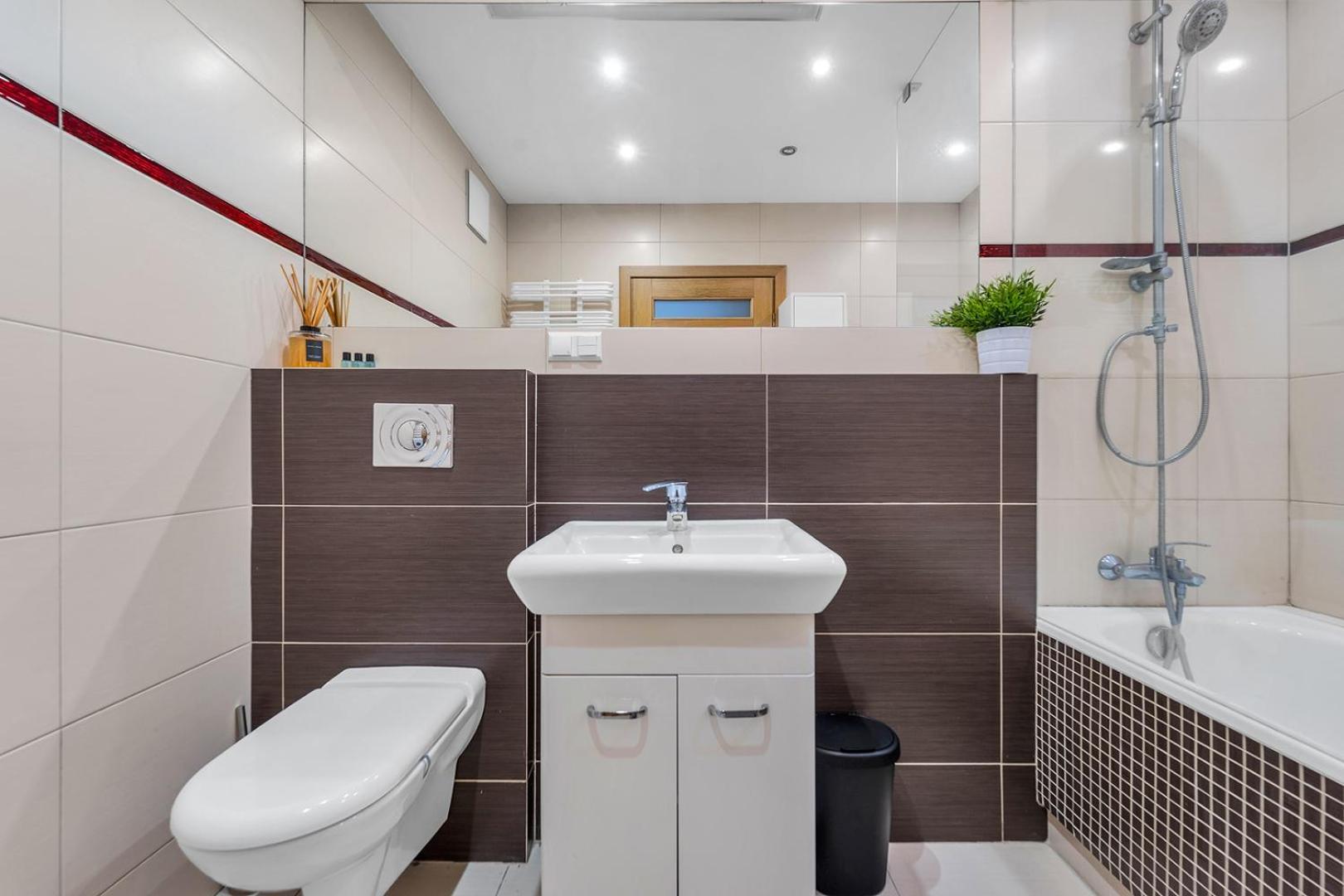 Wola Tower - 60M2, Balcony With City View, Parks Nearby - By Rentujemy 바르샤바 외부 사진